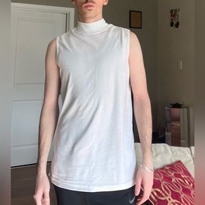 Bridge Gate 80s Sleeveless Turtleneck